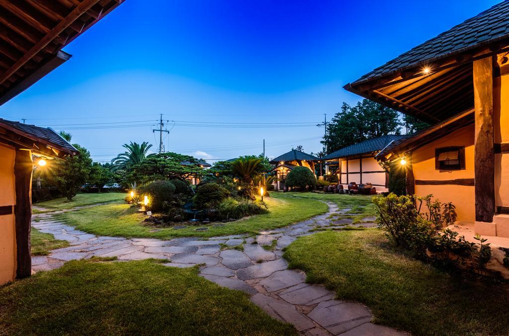 Kasan Tobang Hostel Seogwipo-stad Buitenkant foto