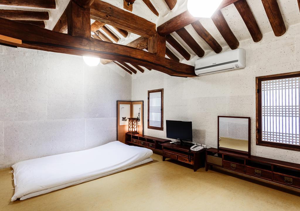 Kasan Tobang Hostel Seogwipo-stad Buitenkant foto